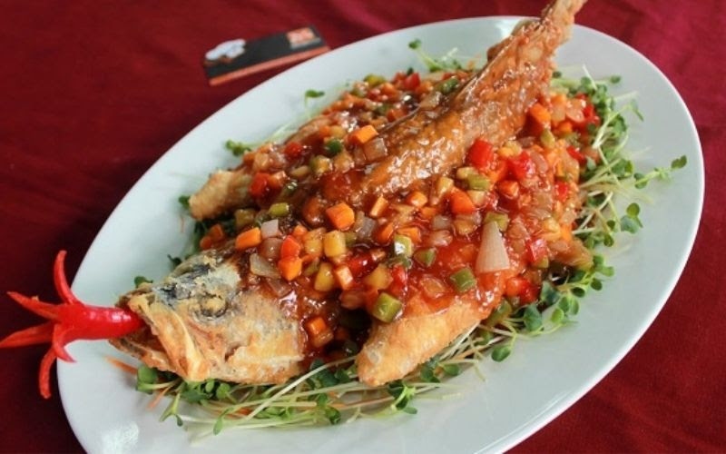 Món cá chẽm sốt chua ngọt