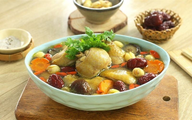 Món gà hầm rau củ