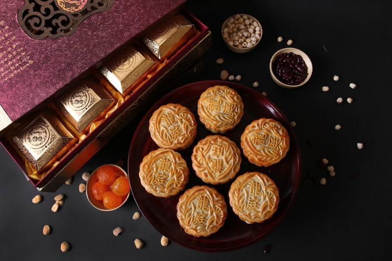 Hộp bánh Trung thu Long Đình truyền thống kèm nhân hạt sen