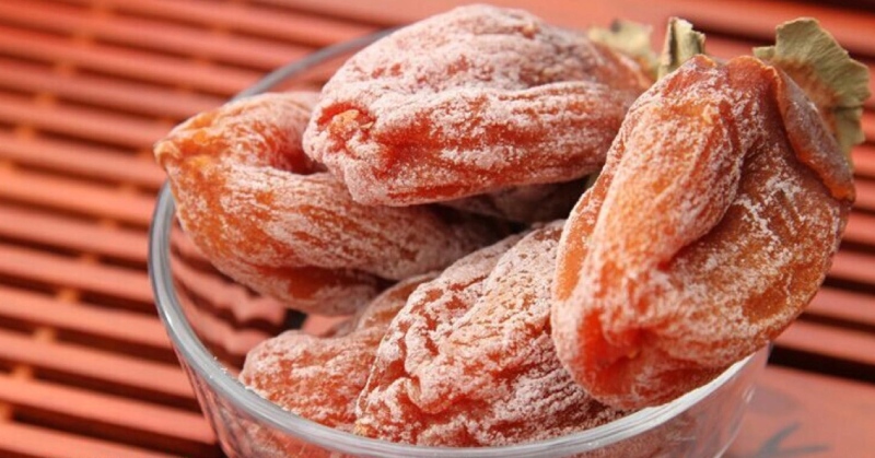 Mứt hồng sấy khô phủ phấn trắng tự nhiên