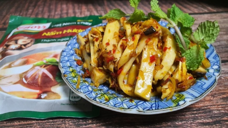 Đĩa nấm đùi gà xào sa tế chay