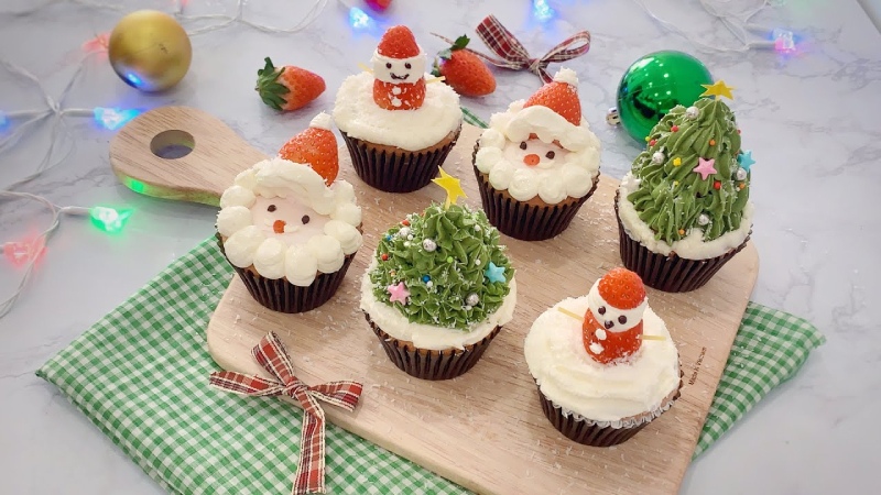 Cupcake Giáng Sinh tạo hình cây thông, ông già Noel