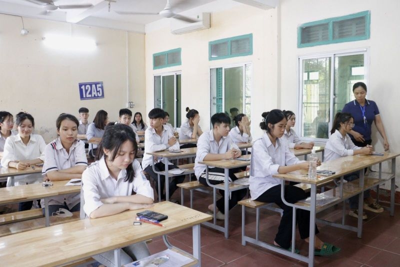 Thí sinh chuẩn bị làm bài thi