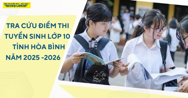 Thí sinh đọc lại bài trước khi vào phòng thi