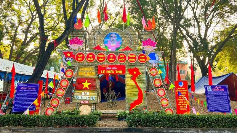 Cổng trại Lê Đức Thọ với chủ đề Trường Sa – Tuổi trẻ Việt Nam