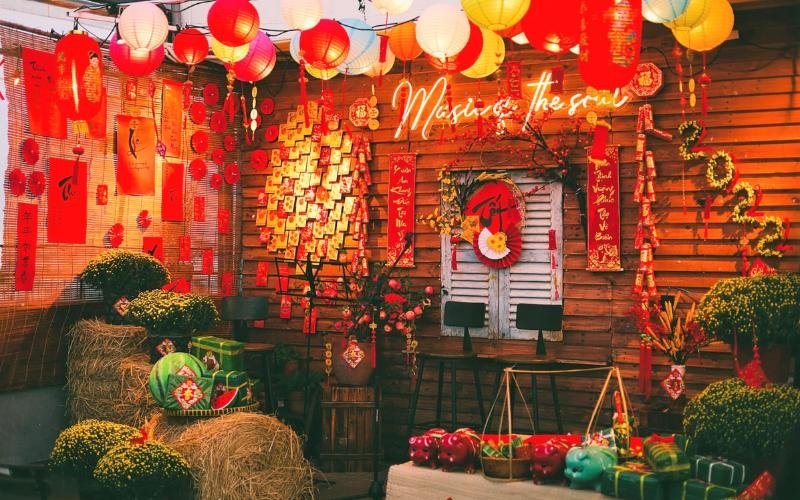 Quán cafe trang trí Tết
