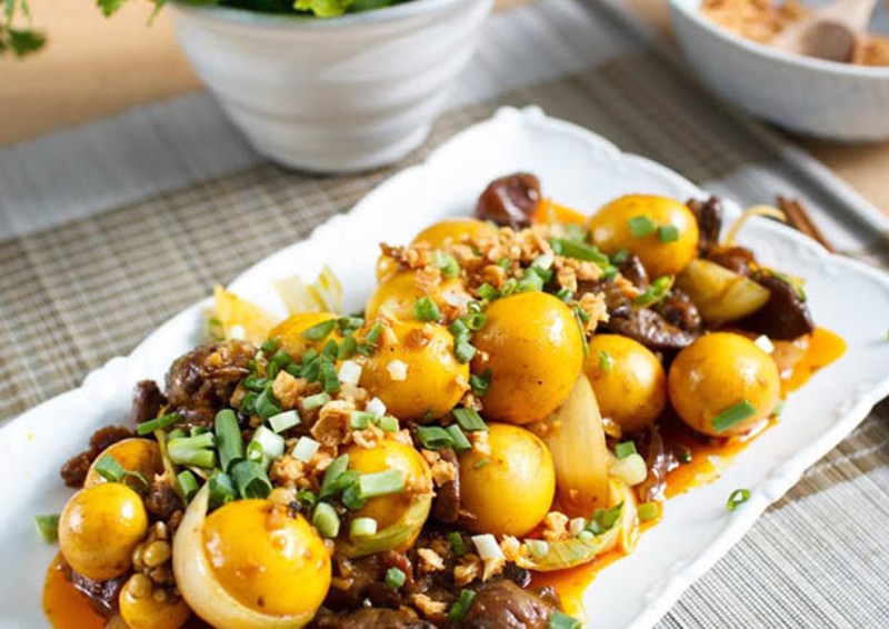 Món trứng gà non chiên nước mắm hấp dẫn