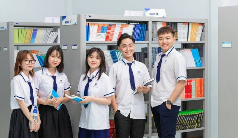 Sinh viên trường Trung cấp Tổng hợp TP.HCM 