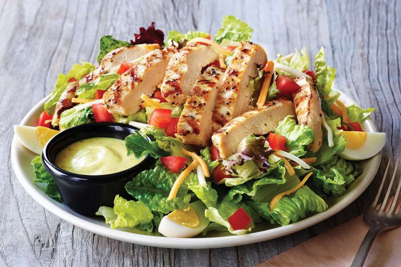 Salad ức gà bổ dưỡng giảm cân