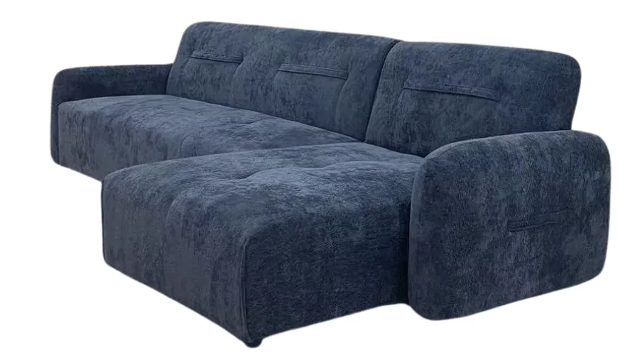 Sofa L Hama 1332 293cm xanh đậm nổi bật trong không gian phòng khách hiện đại