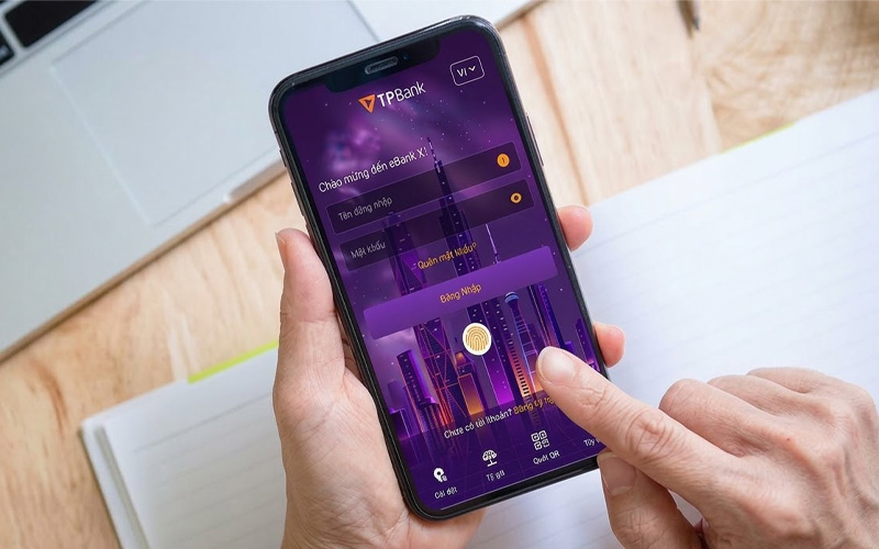 Tại màn hình đăng nhập, nhấn vào dòng chữ "Quên mật khẩu"