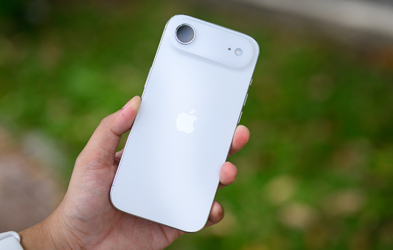 Người mệnh Kim hợp smartphone màu Trắng 