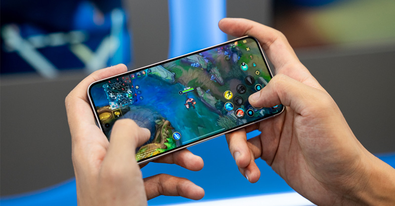 Galaxy S25 hạn chế tình trạng giảm hiệu năng khi chơi trong thời gian dài.
