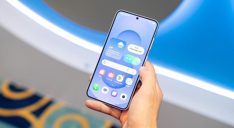 Galaxy S25 vượt trội hơn về độ sáng màn hình so với OPPO Reno15