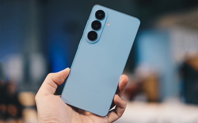 Trên tay Galaxy S26 Plus