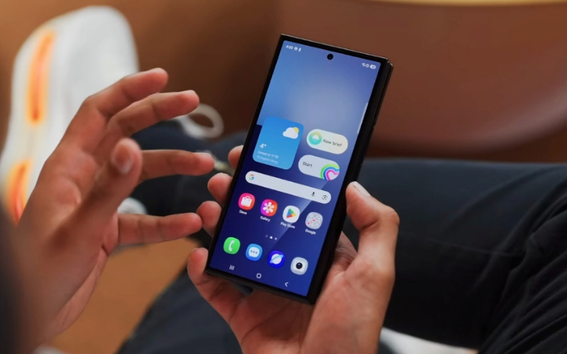 Màn hình Galaxy Z TriFold khi gập