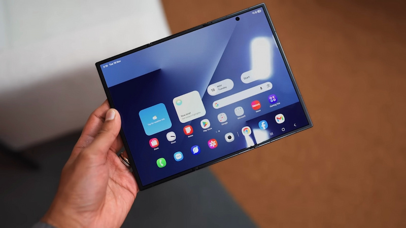 Màn hình Galaxy Z TriFold khi mở