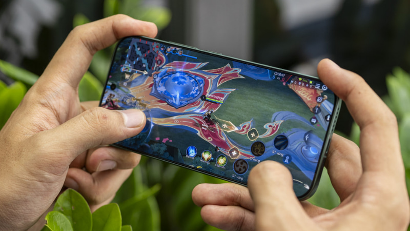 So sánh Samsung Galaxy S26 và Xiaomi 17 về hiệu năng