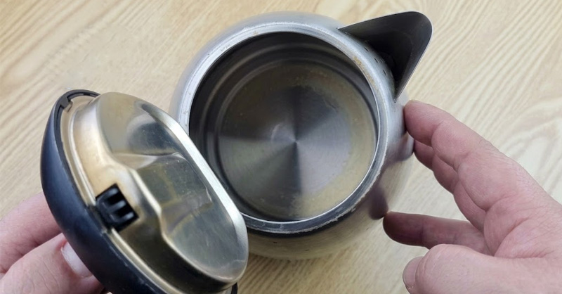 Bình đun nước bị ố vàng do đâu?