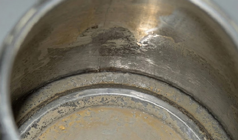 Bình nước đóng cặn do nước cứng