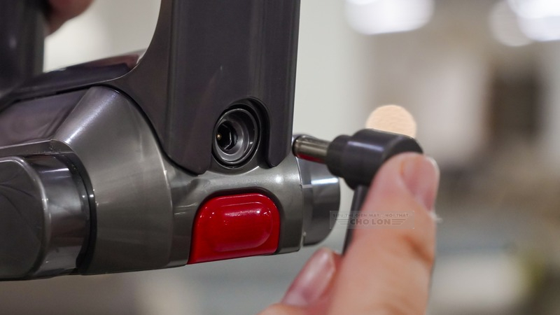 Nên sạc đầy Dyson V12s Detect Slim Submarine Complete trước lần đầu sử dụng