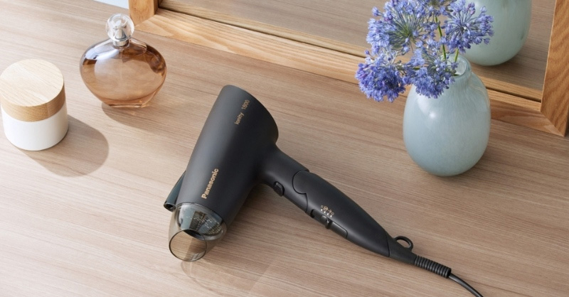 Thương hiệu và mức giá là yếu tố quan trọng khi chọn mua máy sấy tóc