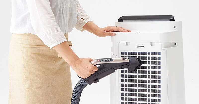 Chuẩn bị dụng cụ trước khi tiến hành vệ sinh máy lọc không khí Sharp