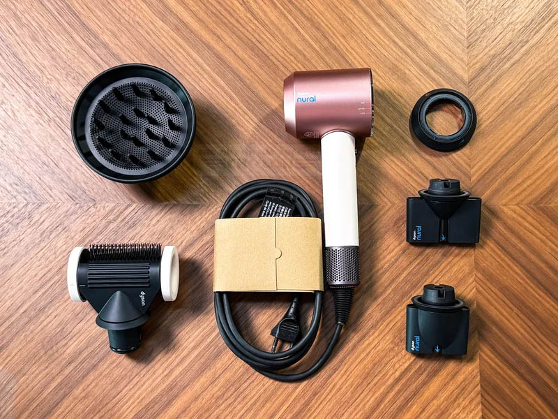Có gì bên trong hộp máy sấy tóc Dyson Supersonic Nural HD16