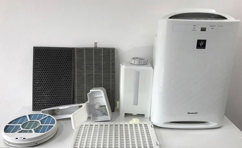 Phơi khô các bộ phận của máy lọc không khí Sharp 