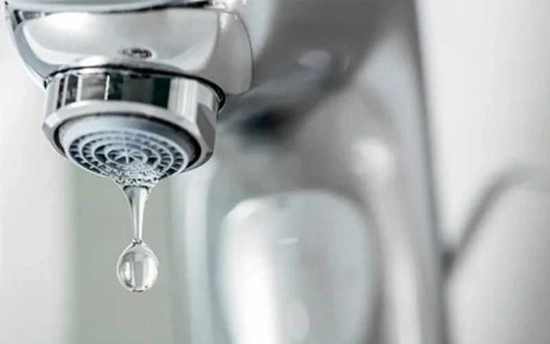Áp lực nước đầu vào yếu khiến máy lọc nước có bọt khí