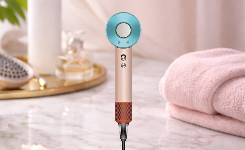 Công nghệ Ion âm hiện đại giúp giữ độ ẩm tự nhiên, giảm xơ rối