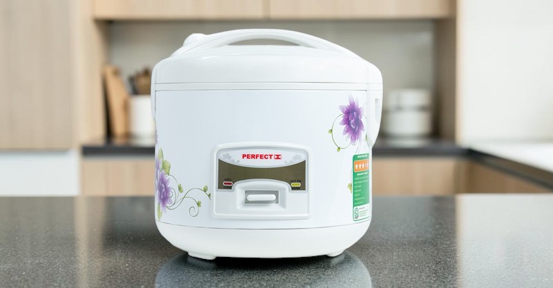 Nồi Cơm Điện Perfect PF-C101 1.2 Lít sở hữu thiết kế nhỏ gọn