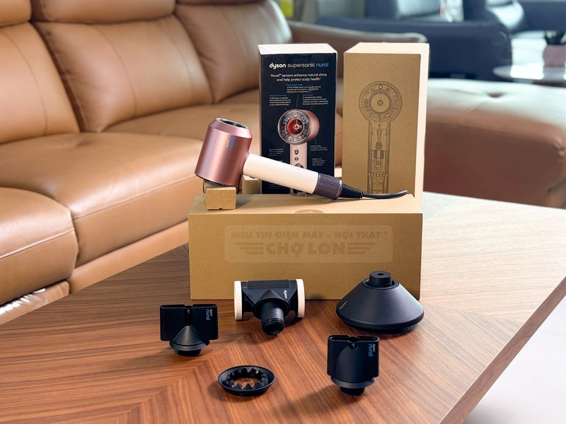 Máy sấy tóc Dyson Supersonic Nural HD16 có phụ kiện tạo kiểu gì