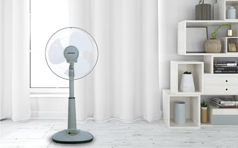 Quạt lỡ Senko L1638 - Xám Đồng sở hữu thiết kế gọn gàng