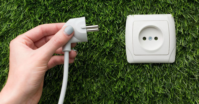 Ngắt nguồn điện trước khi vệ sinh máy lọc không khí Daikin