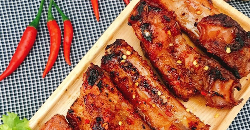 Sườn heo nướng sa tế phù hợp với những tín đồ thích đồ ăn cay 