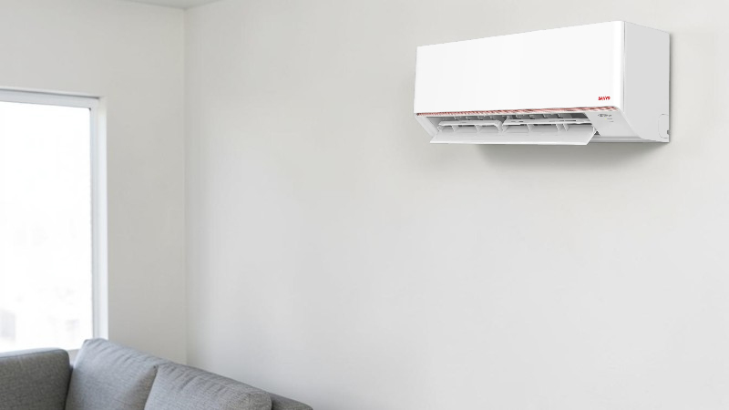 Đảm bảo ngắt điện hoàn toàn trước khi vệ sinh máy lạnh