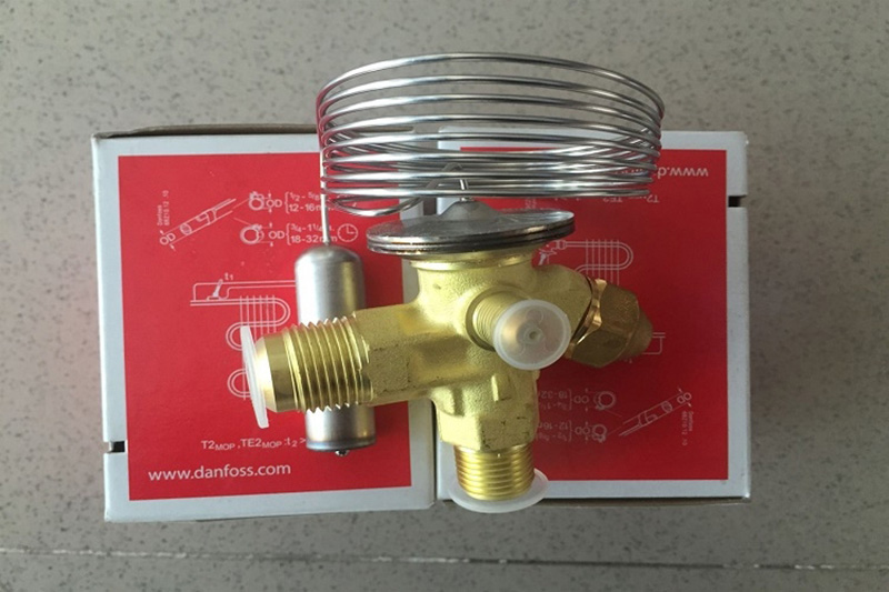 Máy lạnh Daikin báo lỗi L5 vì van tiết lưu hỏng