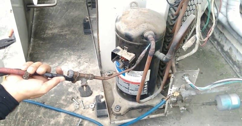 Nguyên nhân máy lạnh hoạt động yếu do hư hỏng máy nén hoặc block lạnh