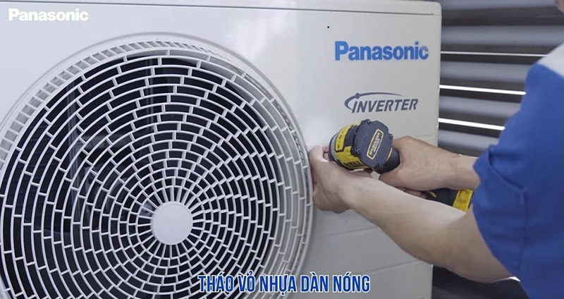 Vệ sinh dàn nóng máy lạnh Panasonic