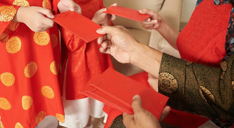 Chuẩn bị bao lì xì khi tự xông đất 