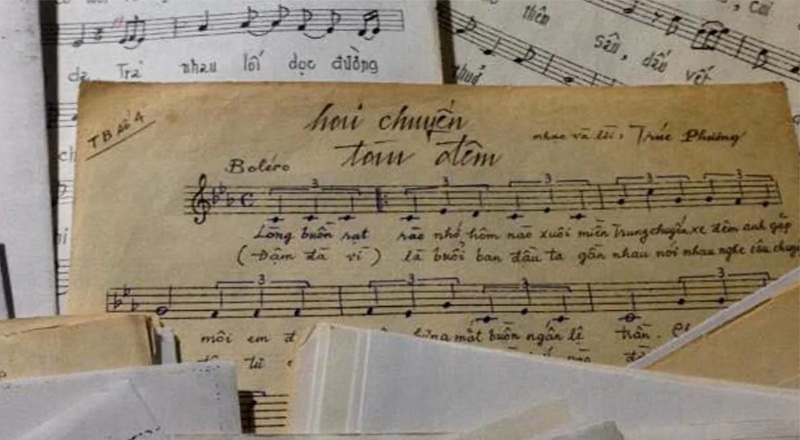 Hai chuyến tàu đêm mang theo nỗi buồn chia ly