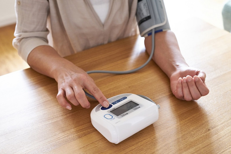 Máy đo huyết áp giúp theo dõi huyết áp tại nhà nhanh chóng