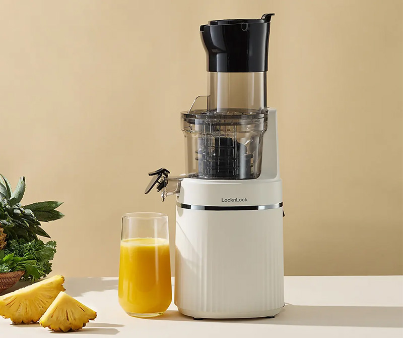 Máy ép trái cây là đồ gia dụng nên mua trong ngày Tết