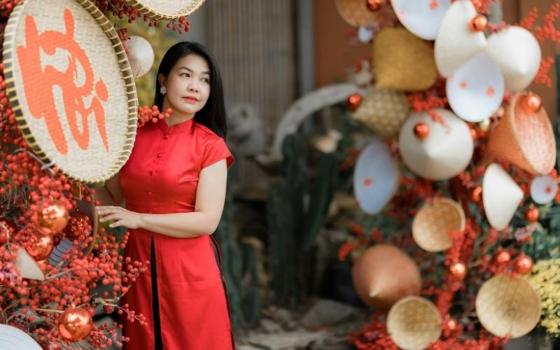 Tuổi Thìn nên lựa chọn màu đỏ để thể hiện quyền lực, sự tự tin