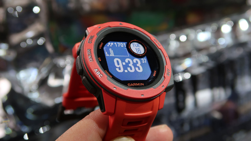 Đồng hồ Garmin bền bỉ