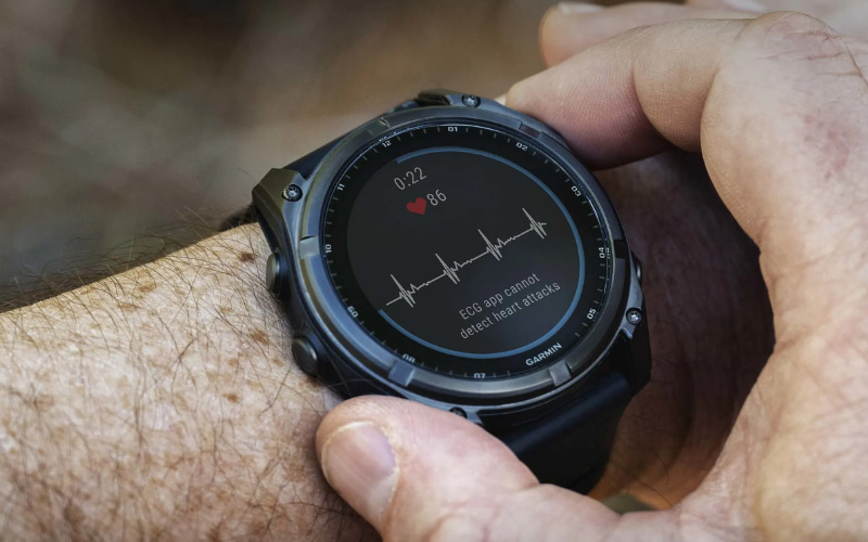 Đồng hồ Garmin Fenix 8 Sapphire Solar 51mm Viền Titanium Dây Silicone
