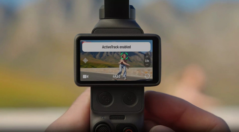 Insta360 Luna Ultra và DJI Osmo Pocket 4 đều có tính năng theo dõi chủ thể