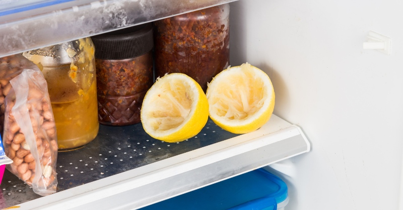 Cách khử mùi tủ lạnh bằng chanh tươi đơn giản