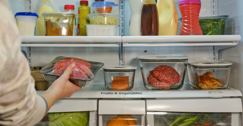 Sắp xếp lại thực phẩm giúp tủ lạnh luôn sạch và không mùi
